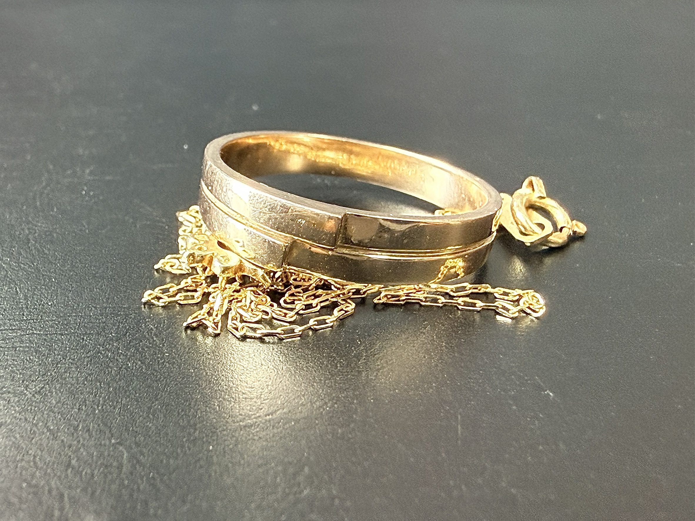 18金リングと10金の切れたネックレス